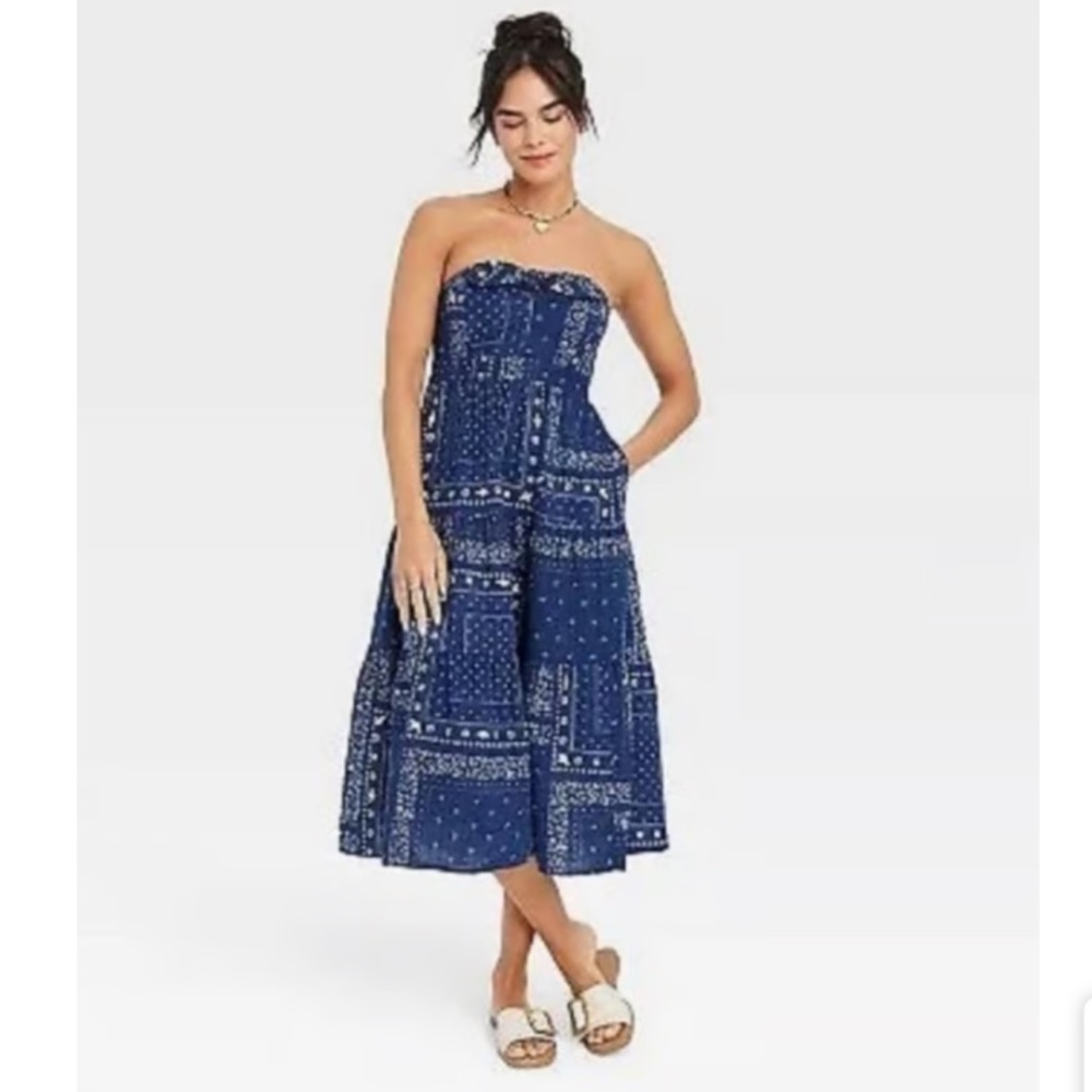 Universal Thread Blue Paisley Bandanna Print Strapless Midi Dress
